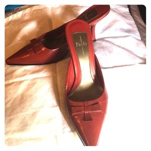 Linea Paola red slip on heels